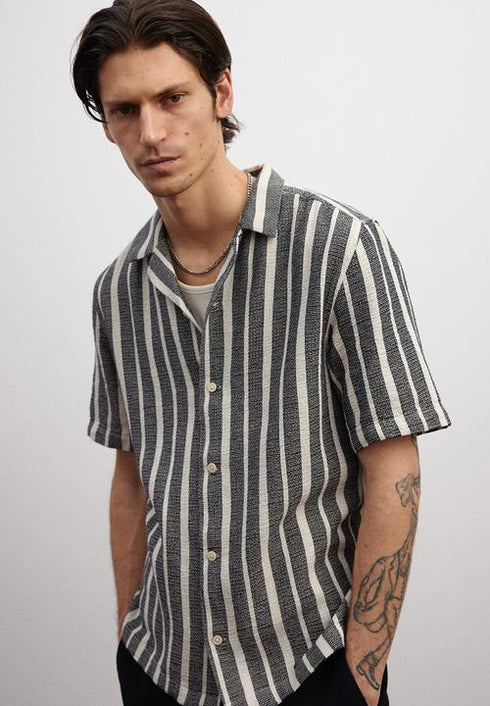 H&M REGULAR FIT TEXTURED RESORT SHIRT