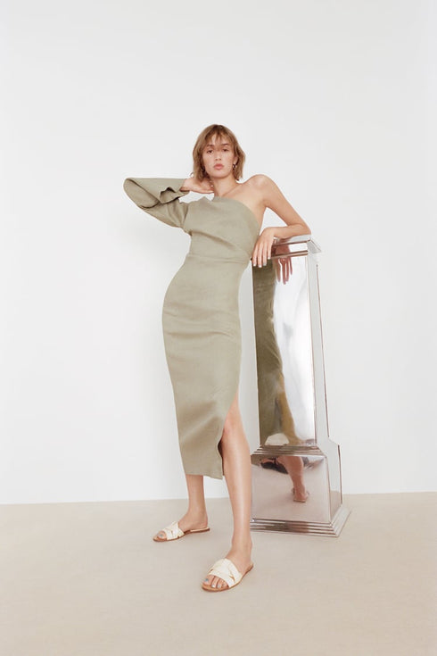 ZARA FLAT LEATHER CRISS-CROSS STRAP SANDALS