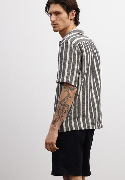 H&M REGULAR FIT TEXTURED RESORT SHIRT