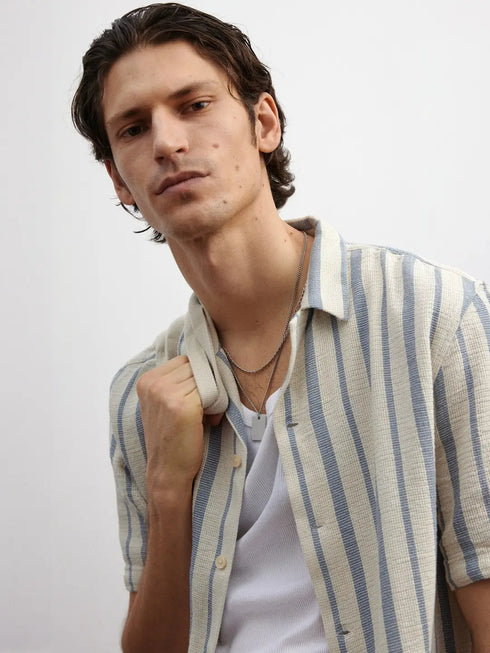 H&M REGULAR-FIT TEXTURED RESORT SHIRT