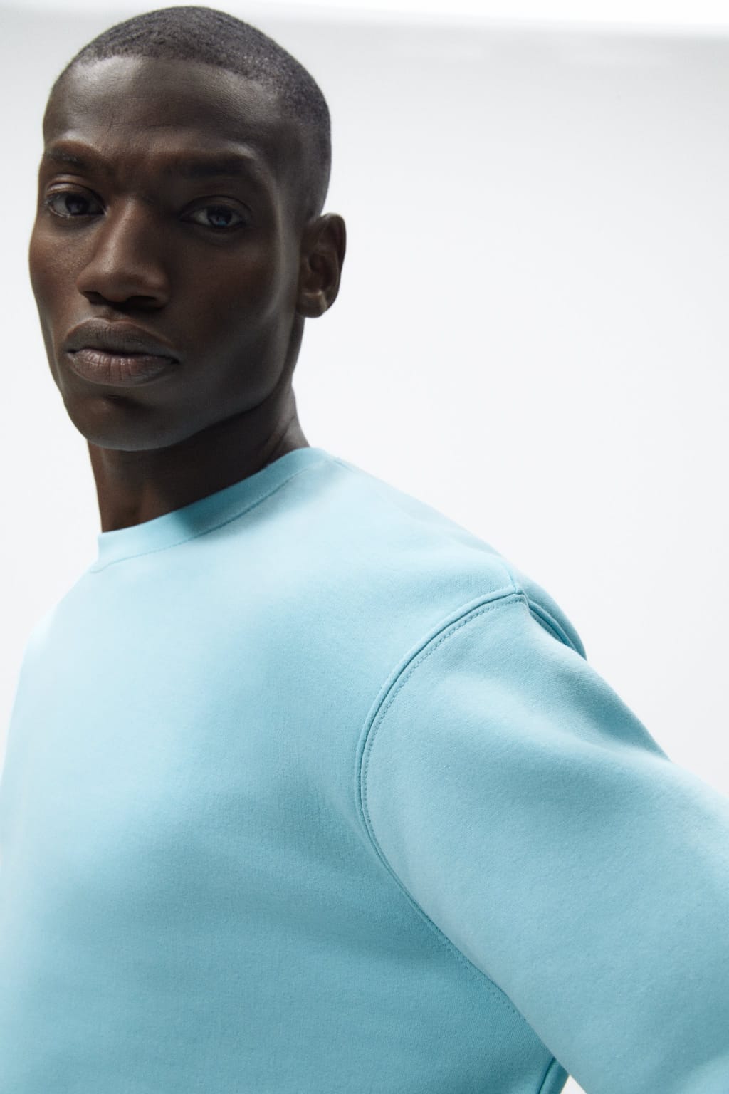 ZARA SWEATSHIRT